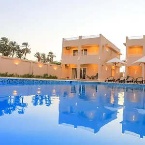 Royal Nile - Pool View 1 Apartment