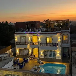 Golden Life Apartments, New With Pool Access Apartment